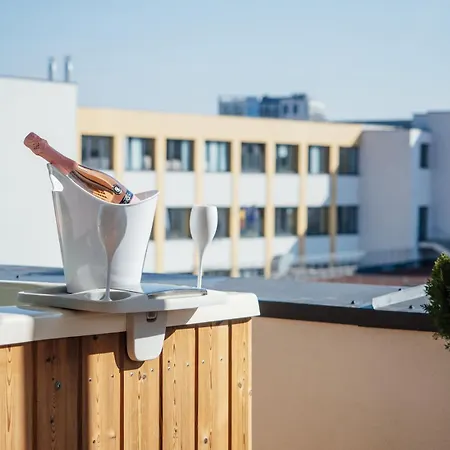 Gavas Jacuzzi Relax Zen Apartment Cluj-Napoca Exterior photo